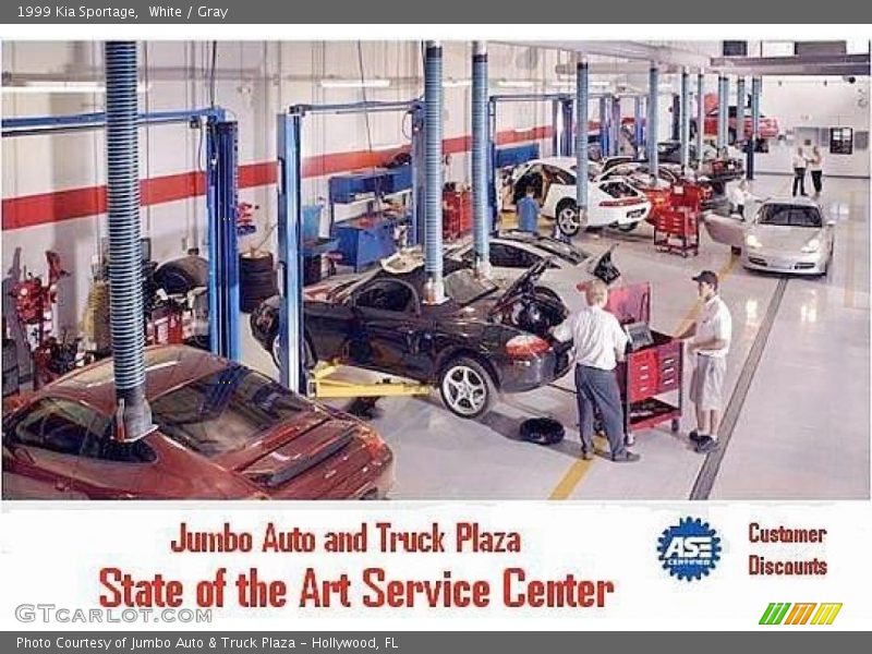 White / Gray 1999 Kia Sportage