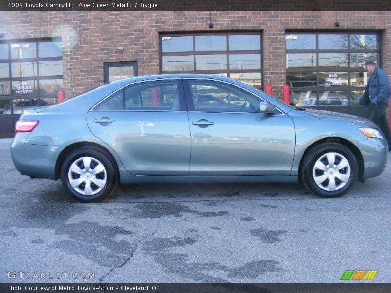Aloe Green Metallic / Bisque 2009 Toyota Camry LE