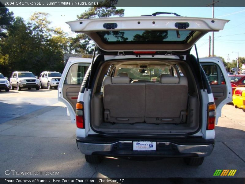 Summit White / Neutral/Shale 2004 GMC Yukon SLT