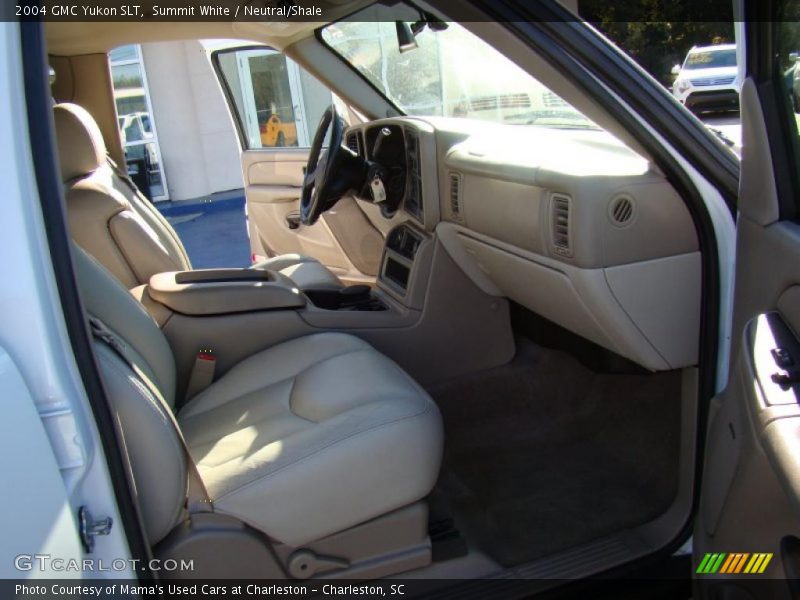 Summit White / Neutral/Shale 2004 GMC Yukon SLT