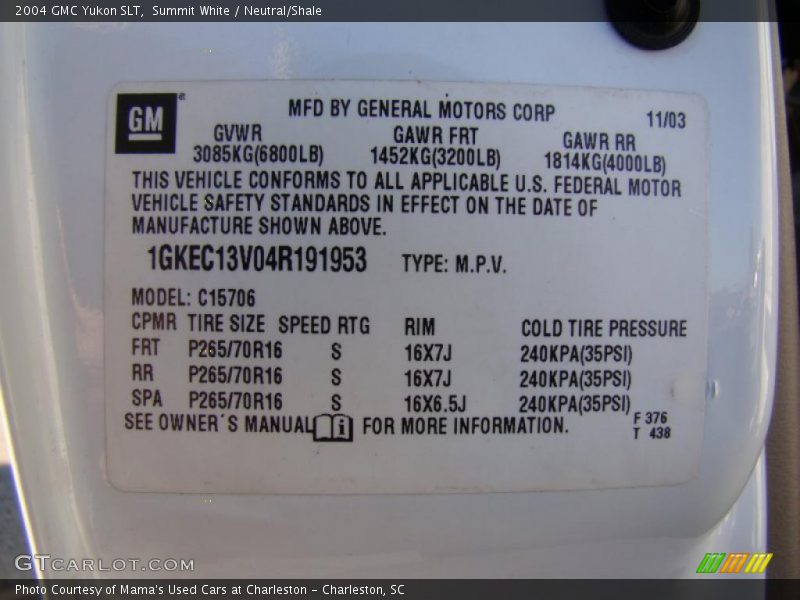 Summit White / Neutral/Shale 2004 GMC Yukon SLT