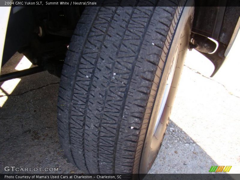 Summit White / Neutral/Shale 2004 GMC Yukon SLT
