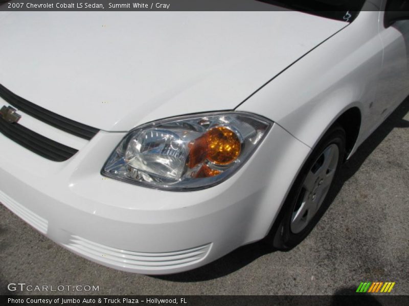 Summit White / Gray 2007 Chevrolet Cobalt LS Sedan