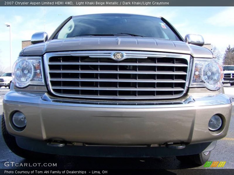 Light Khaki Beige Metallic / Dark Khaki/Light Graystone 2007 Chrysler Aspen Limited HEMI 4WD