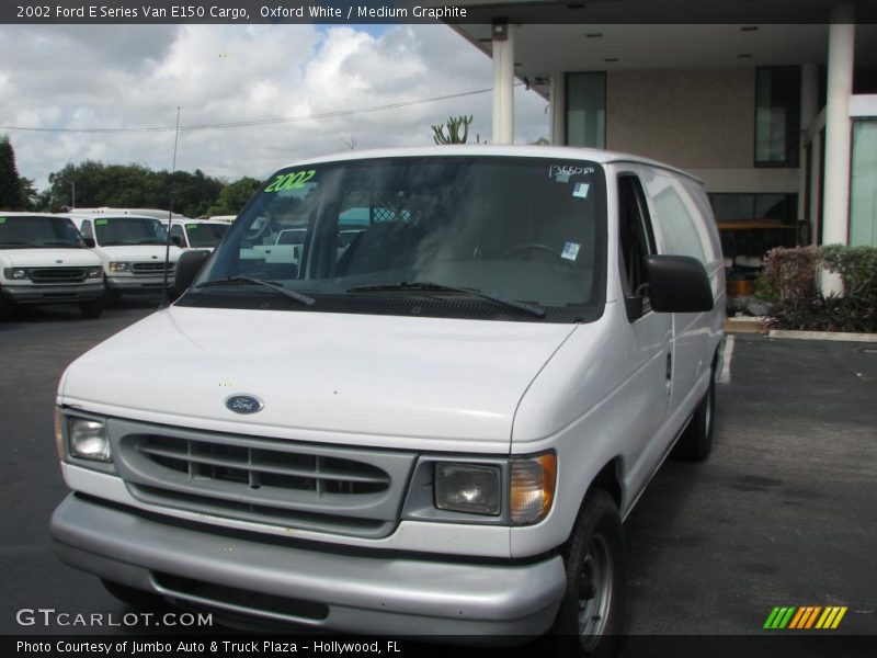 Oxford White / Medium Graphite 2002 Ford E Series Van E150 Cargo