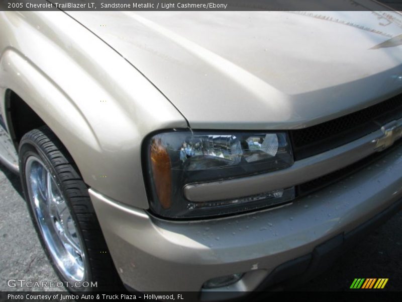 Sandstone Metallic / Light Cashmere/Ebony 2005 Chevrolet TrailBlazer LT