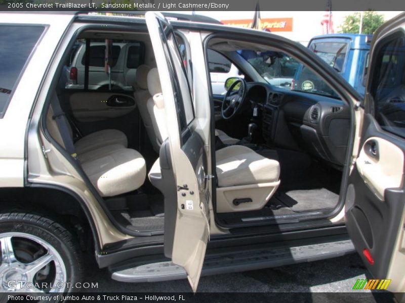 Sandstone Metallic / Light Cashmere/Ebony 2005 Chevrolet TrailBlazer LT