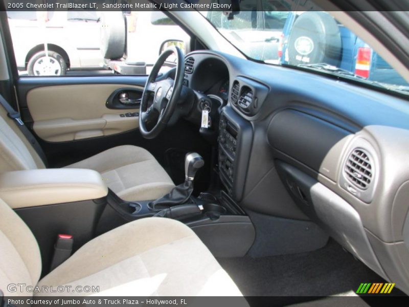 Sandstone Metallic / Light Cashmere/Ebony 2005 Chevrolet TrailBlazer LT