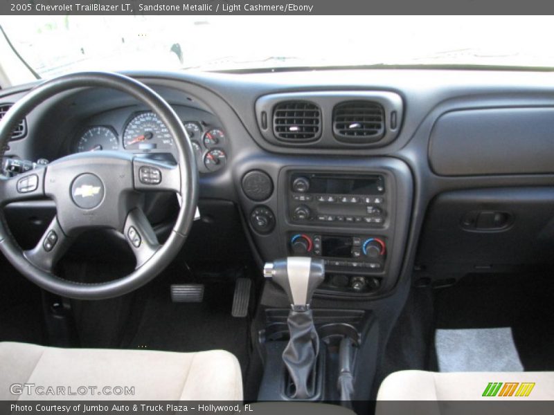 Sandstone Metallic / Light Cashmere/Ebony 2005 Chevrolet TrailBlazer LT