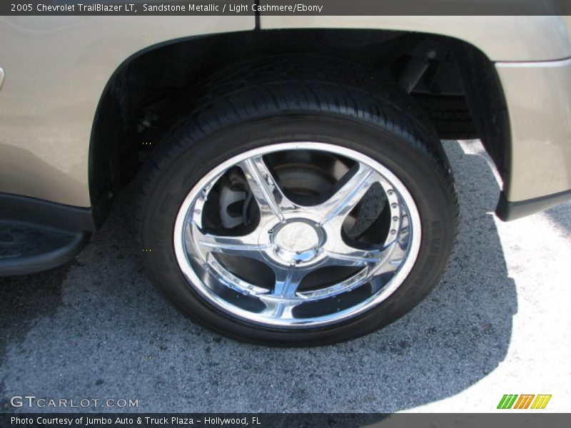 Sandstone Metallic / Light Cashmere/Ebony 2005 Chevrolet TrailBlazer LT
