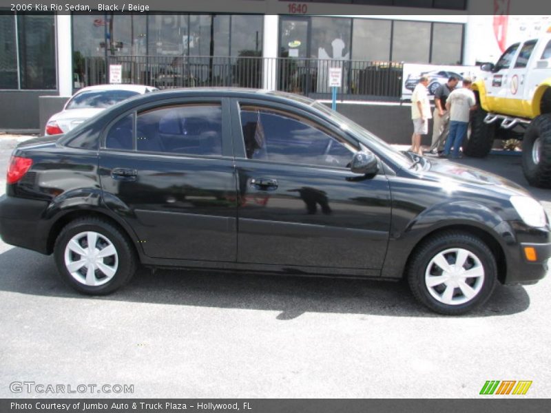 Black / Beige 2006 Kia Rio Sedan