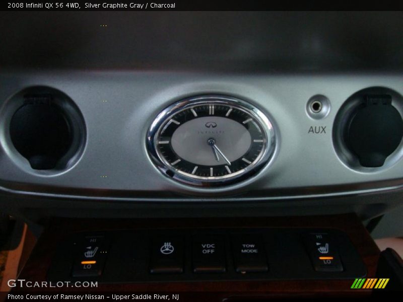 Controls of 2008 QX 56 4WD