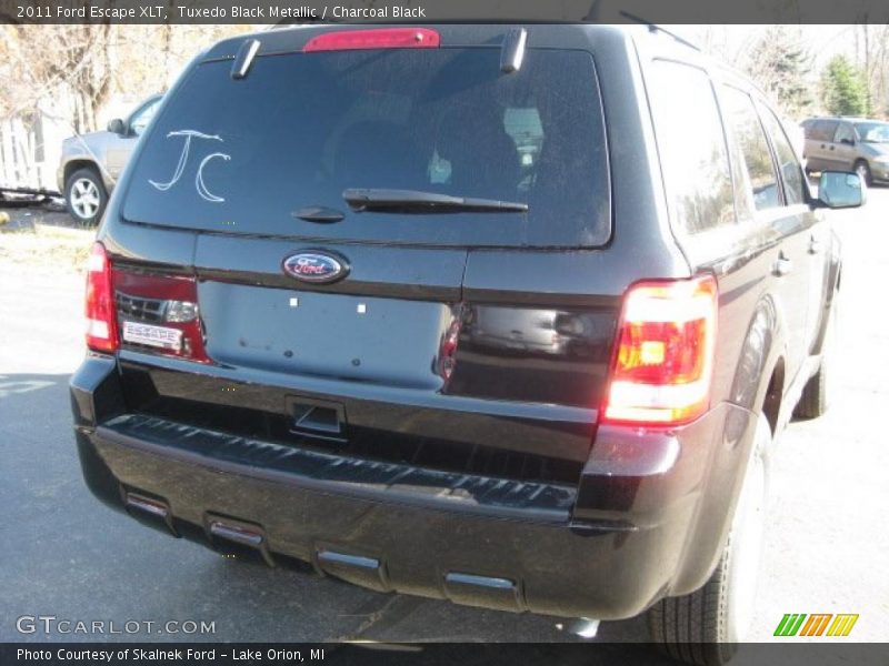 Tuxedo Black Metallic / Charcoal Black 2011 Ford Escape XLT