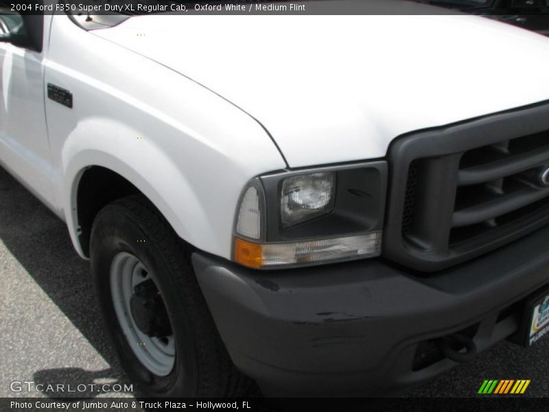 Oxford White / Medium Flint 2004 Ford F350 Super Duty XL Regular Cab
