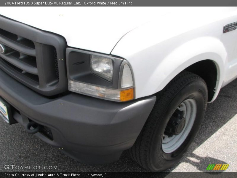 Oxford White / Medium Flint 2004 Ford F350 Super Duty XL Regular Cab