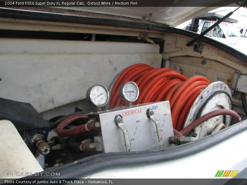 Oxford White / Medium Flint 2004 Ford F350 Super Duty XL Regular Cab
