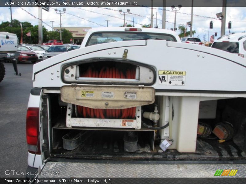 Oxford White / Medium Flint 2004 Ford F350 Super Duty XL Regular Cab