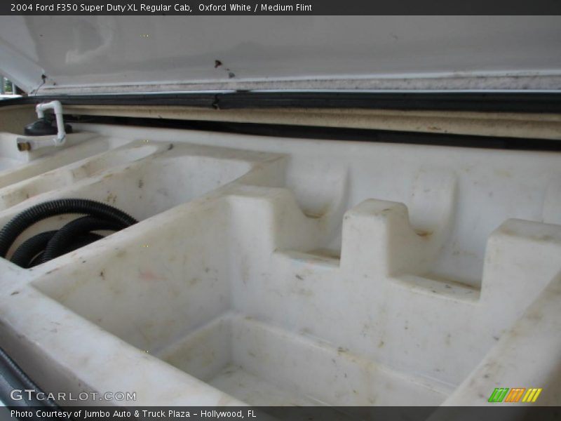 Oxford White / Medium Flint 2004 Ford F350 Super Duty XL Regular Cab