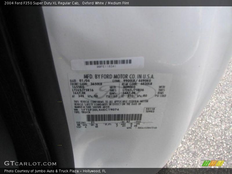 Oxford White / Medium Flint 2004 Ford F350 Super Duty XL Regular Cab