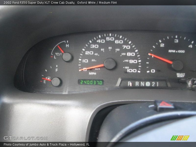 Oxford White / Medium Flint 2002 Ford F350 Super Duty XLT Crew Cab Dually