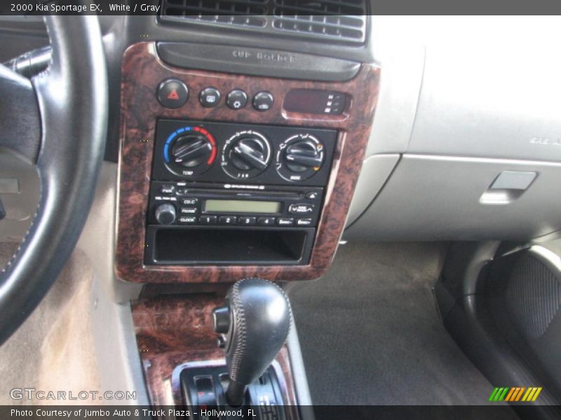 White / Gray 2000 Kia Sportage EX