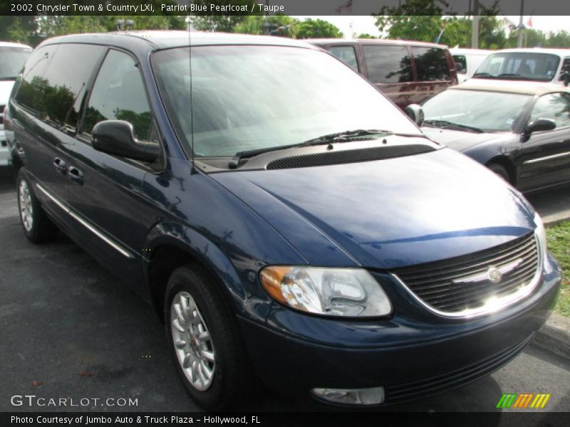 Patriot Blue Pearlcoat / Taupe 2002 Chrysler Town & Country LXi