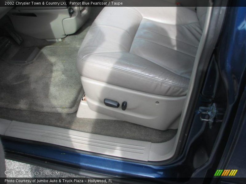 Patriot Blue Pearlcoat / Taupe 2002 Chrysler Town & Country LXi