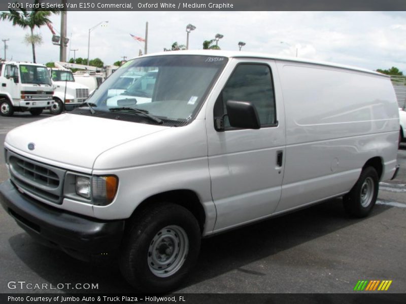 Front 3/4 View of 2001 E Series Van E150 Commercial