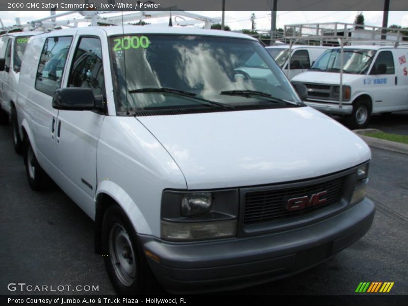 Ivory White / Pewter 2000 GMC Safari Commercial