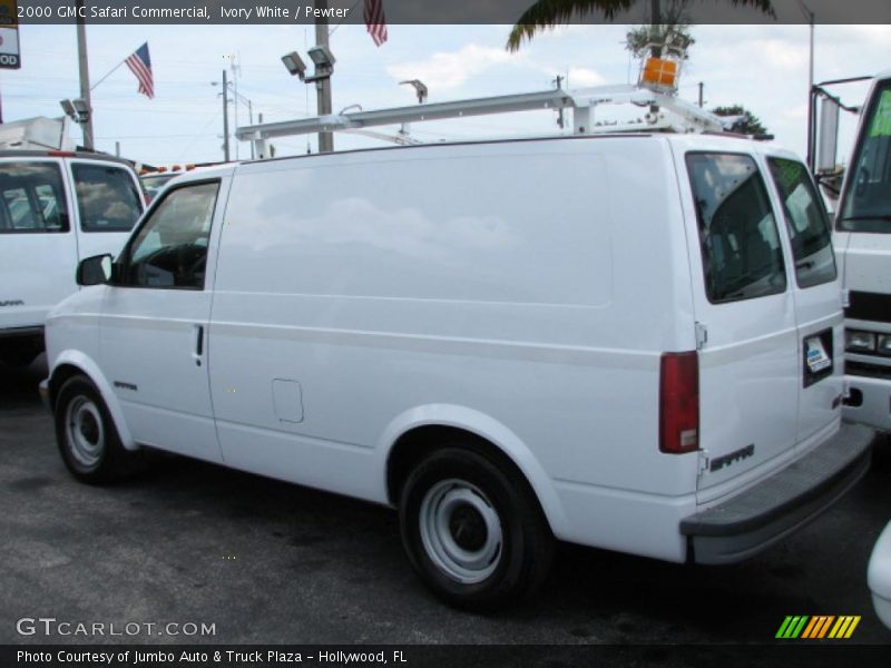 Ivory White / Pewter 2000 GMC Safari Commercial