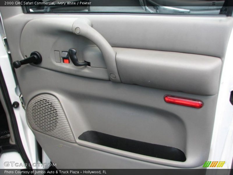 Ivory White / Pewter 2000 GMC Safari Commercial