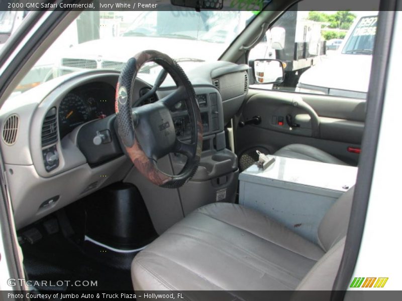 Ivory White / Pewter 2000 GMC Safari Commercial