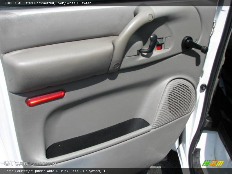 Ivory White / Pewter 2000 GMC Safari Commercial
