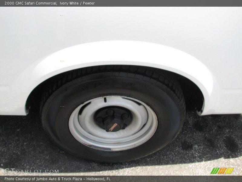 Ivory White / Pewter 2000 GMC Safari Commercial