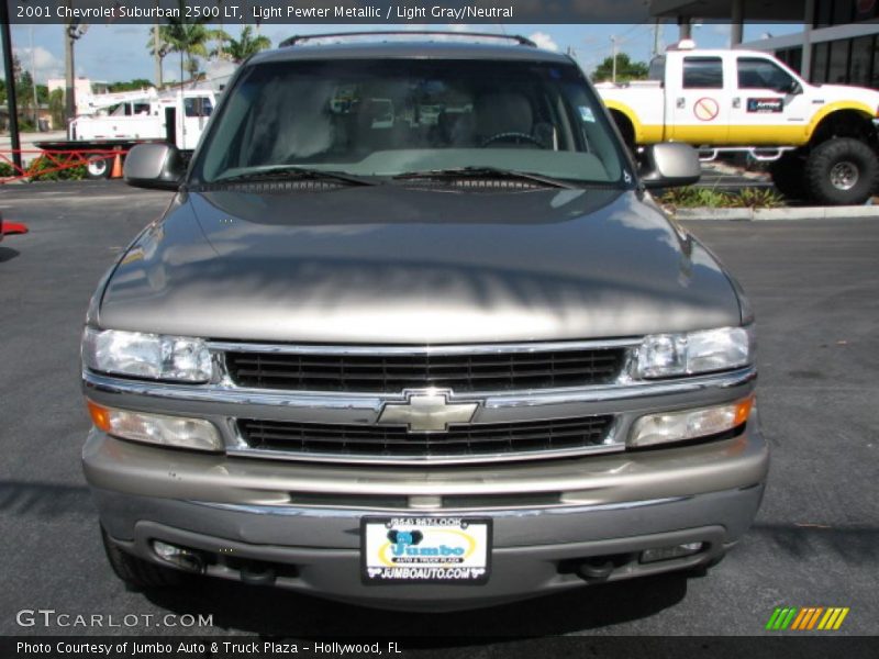 Light Pewter Metallic / Light Gray/Neutral 2001 Chevrolet Suburban 2500 LT