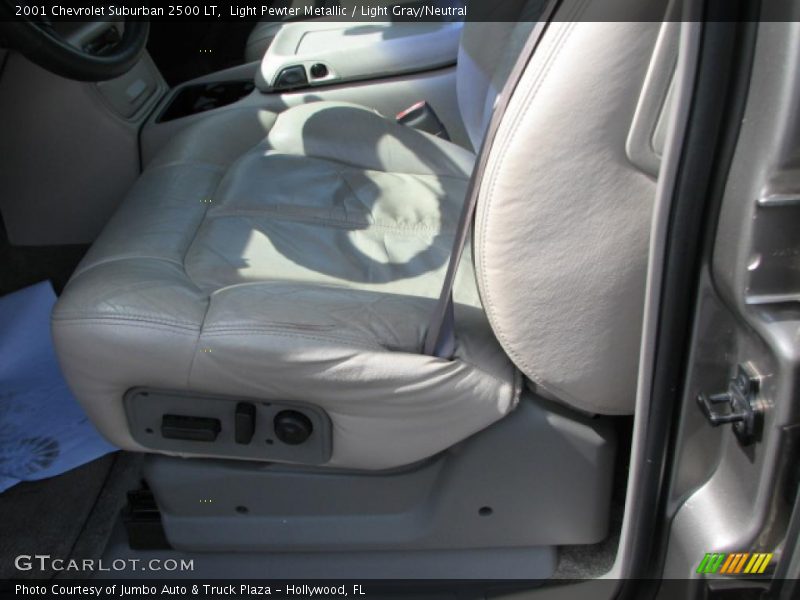 Light Pewter Metallic / Light Gray/Neutral 2001 Chevrolet Suburban 2500 LT