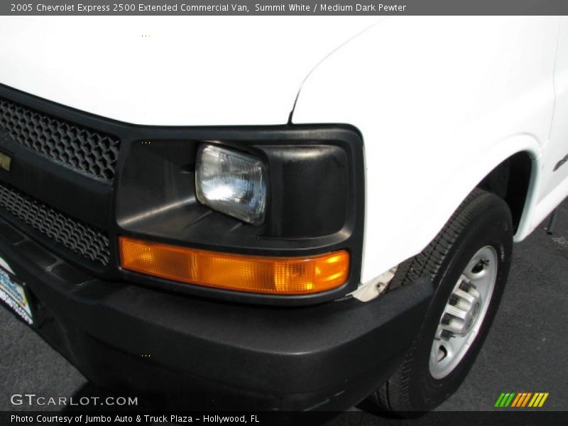 Summit White / Medium Dark Pewter 2005 Chevrolet Express 2500 Extended Commercial Van
