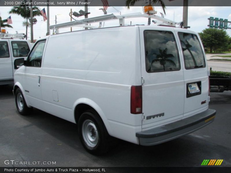 Ivory White / Pewter 2000 GMC Safari Commercial