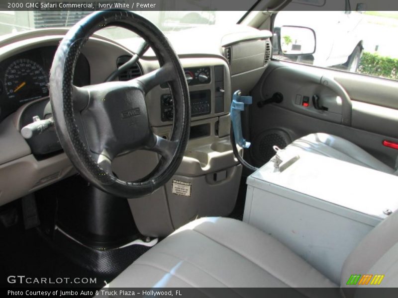 Ivory White / Pewter 2000 GMC Safari Commercial