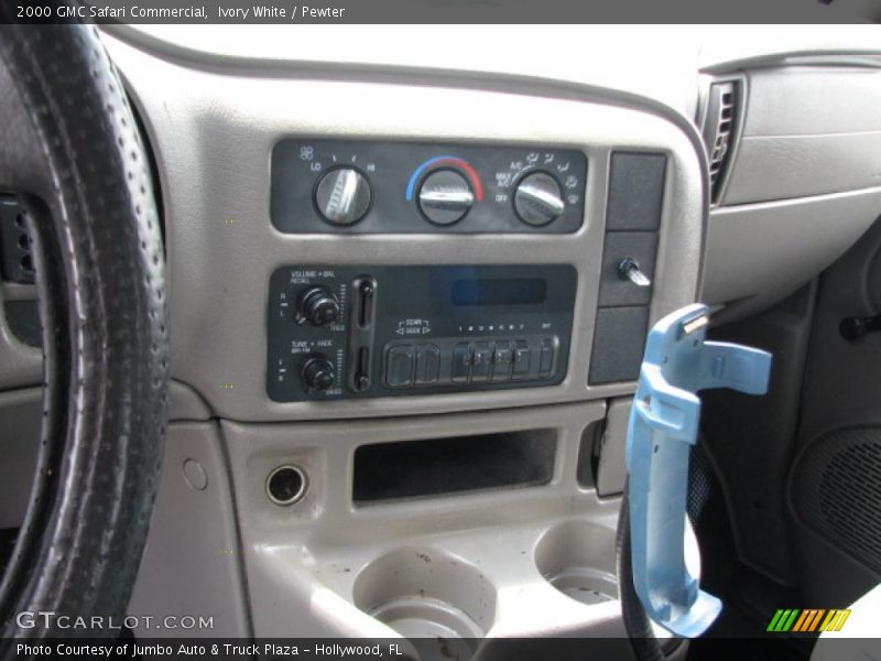Ivory White / Pewter 2000 GMC Safari Commercial