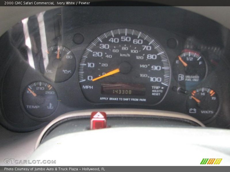 Ivory White / Pewter 2000 GMC Safari Commercial