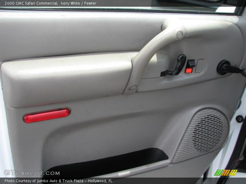 Ivory White / Pewter 2000 GMC Safari Commercial