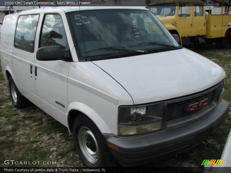 Ivory White / Pewter 2000 GMC Safari Commercial