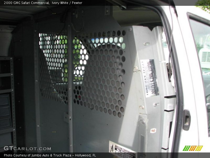 Ivory White / Pewter 2000 GMC Safari Commercial