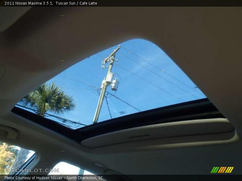 Sunroof of 2011 Maxima 3.5 S