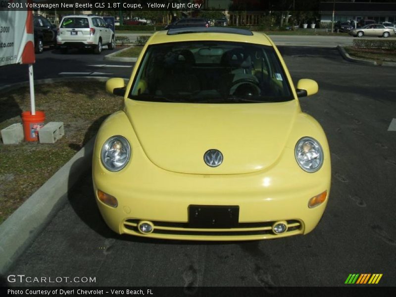 Yellow / Light Grey 2001 Volkswagen New Beetle GLS 1.8T Coupe