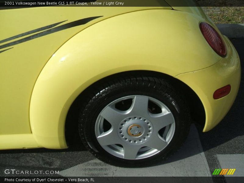 Yellow / Light Grey 2001 Volkswagen New Beetle GLS 1.8T Coupe