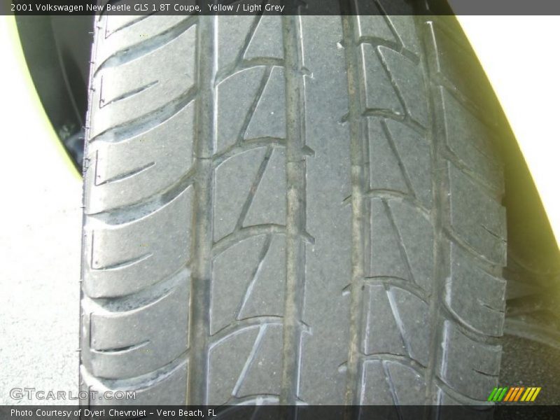 Yellow / Light Grey 2001 Volkswagen New Beetle GLS 1.8T Coupe