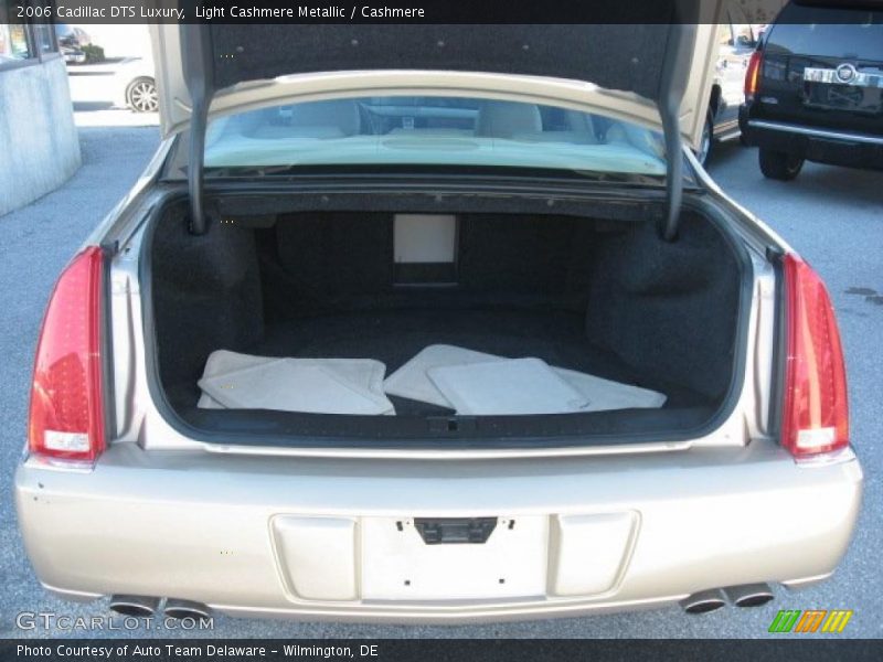  2006 DTS Luxury Trunk