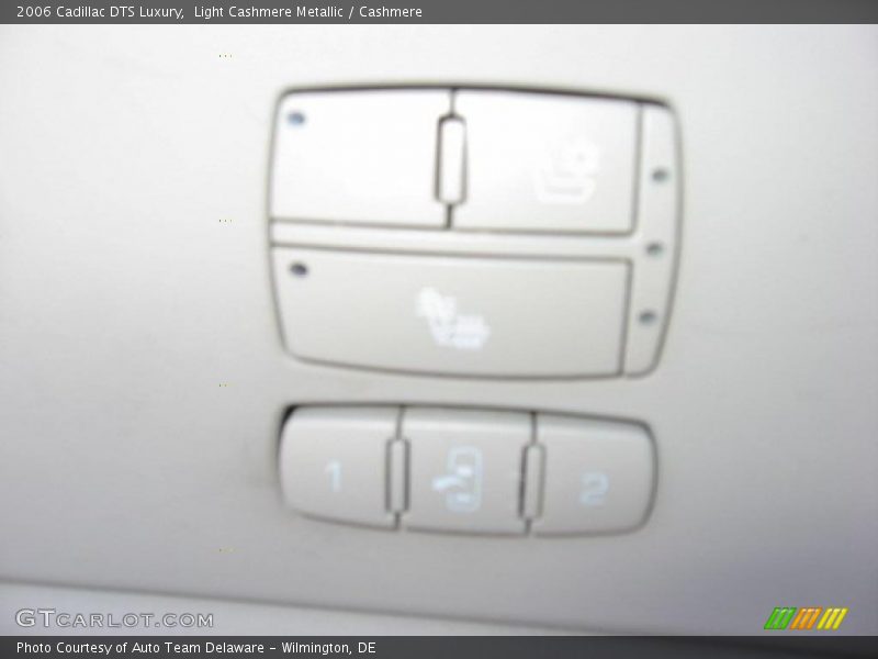 Light Cashmere Metallic / Cashmere 2006 Cadillac DTS Luxury